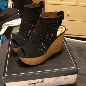 Qupid black wedges